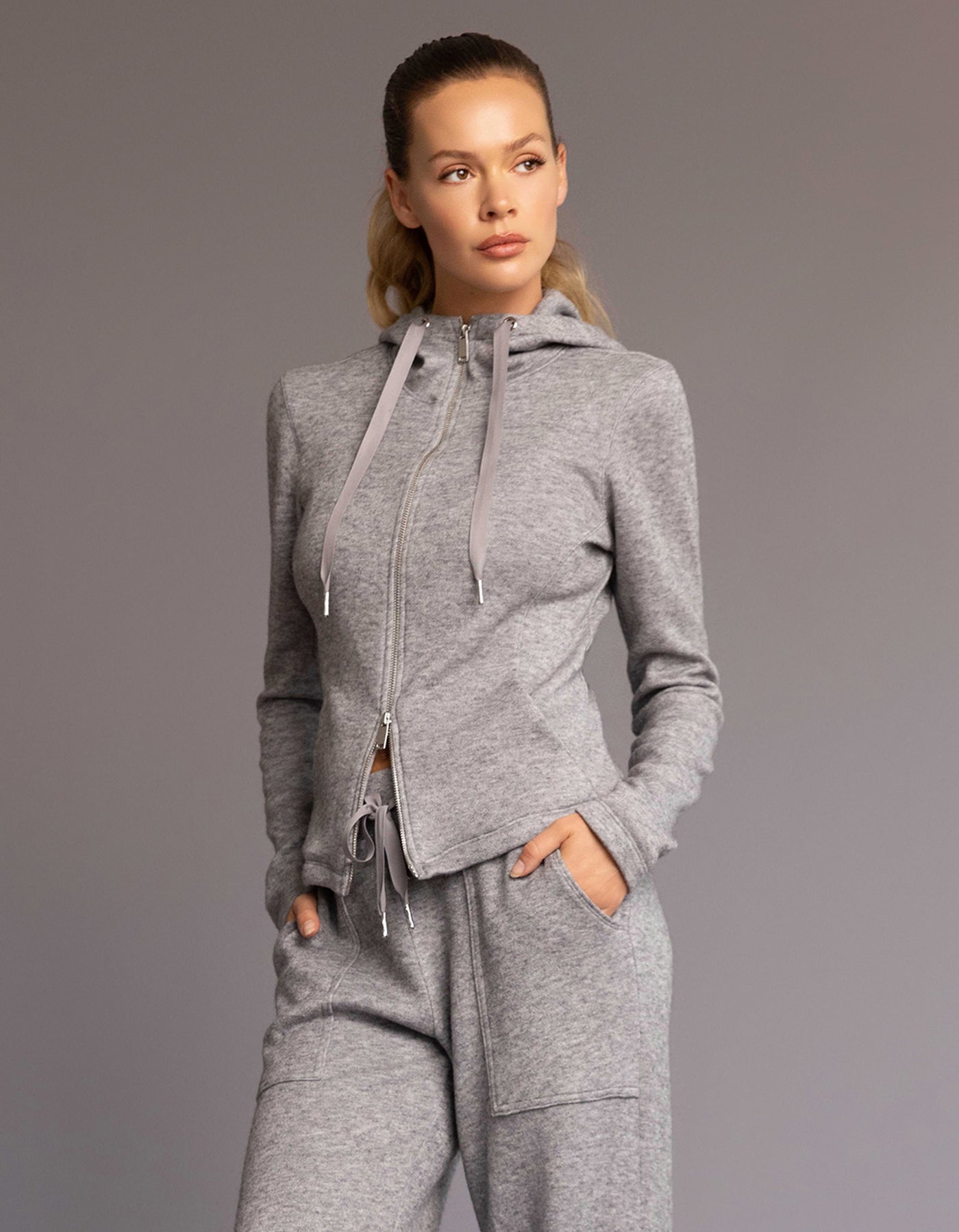 BOOST HOODIE  [HEATHER GREY]