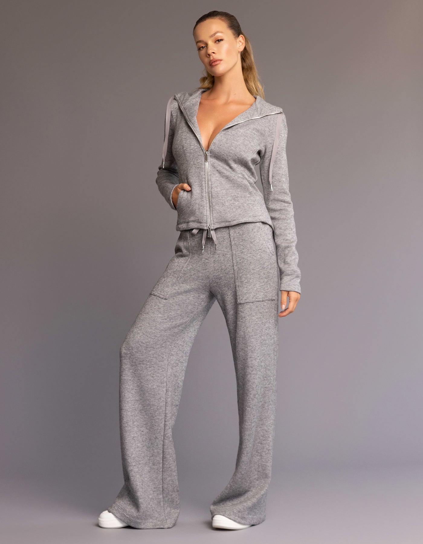 BOOST HOODIE  [HEATHER GREY]