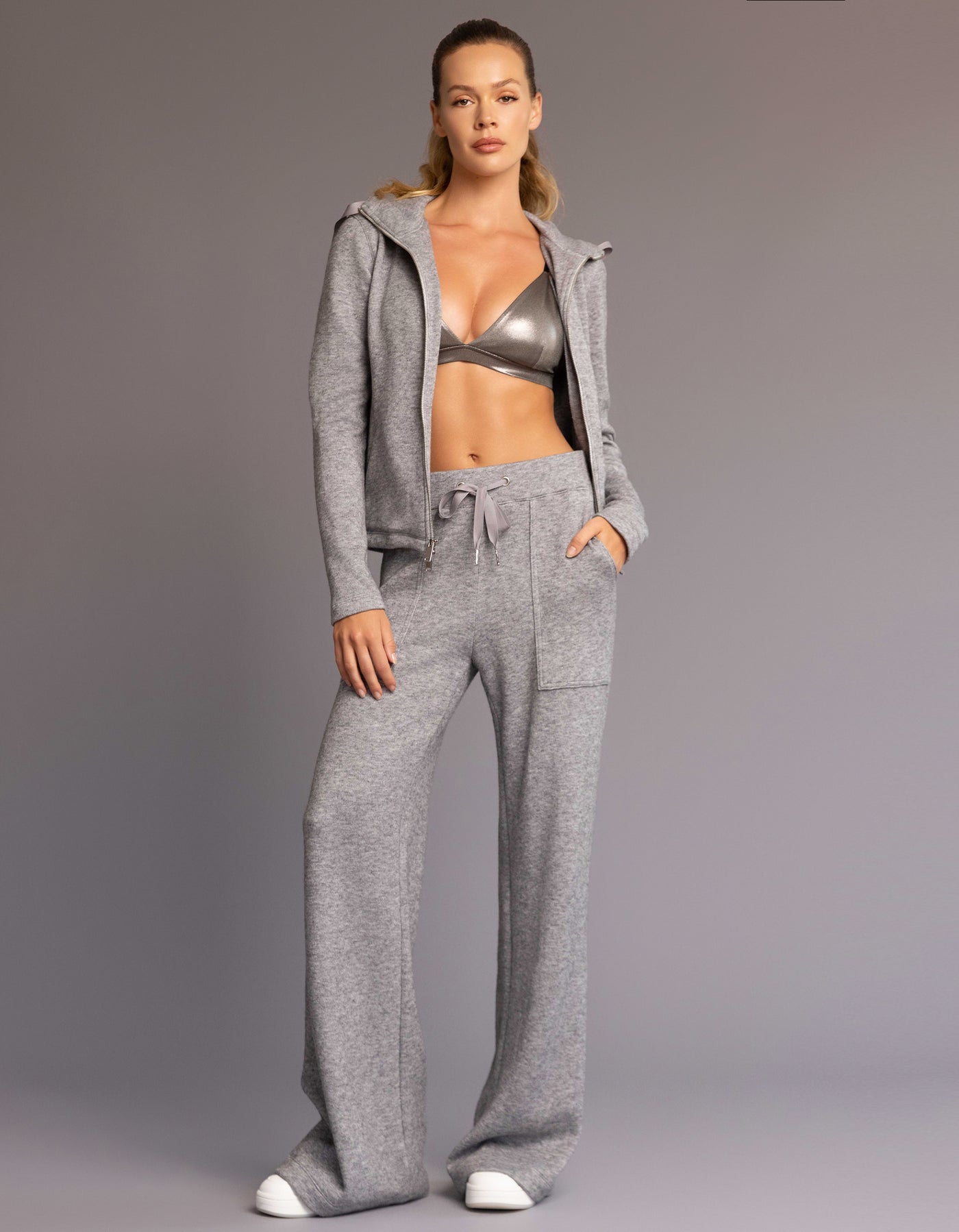 BOOST HOODIE  [HEATHER GREY]