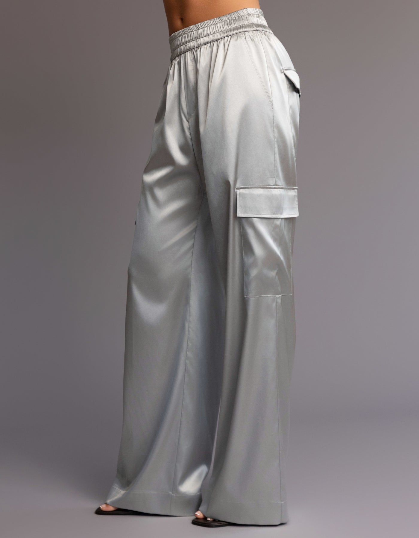 SATIN CARGO PANTS [SILVER ]